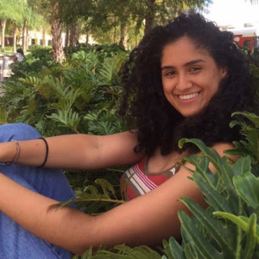 Meet your Posher, Estefany